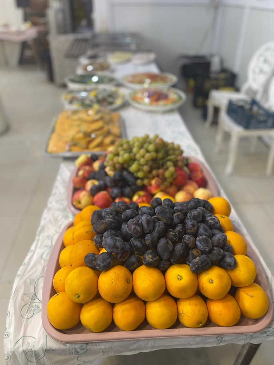 Travel guide with pilgrims group